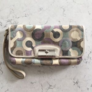 Aqua Purple Op Art 14750 Multicolor Clutch